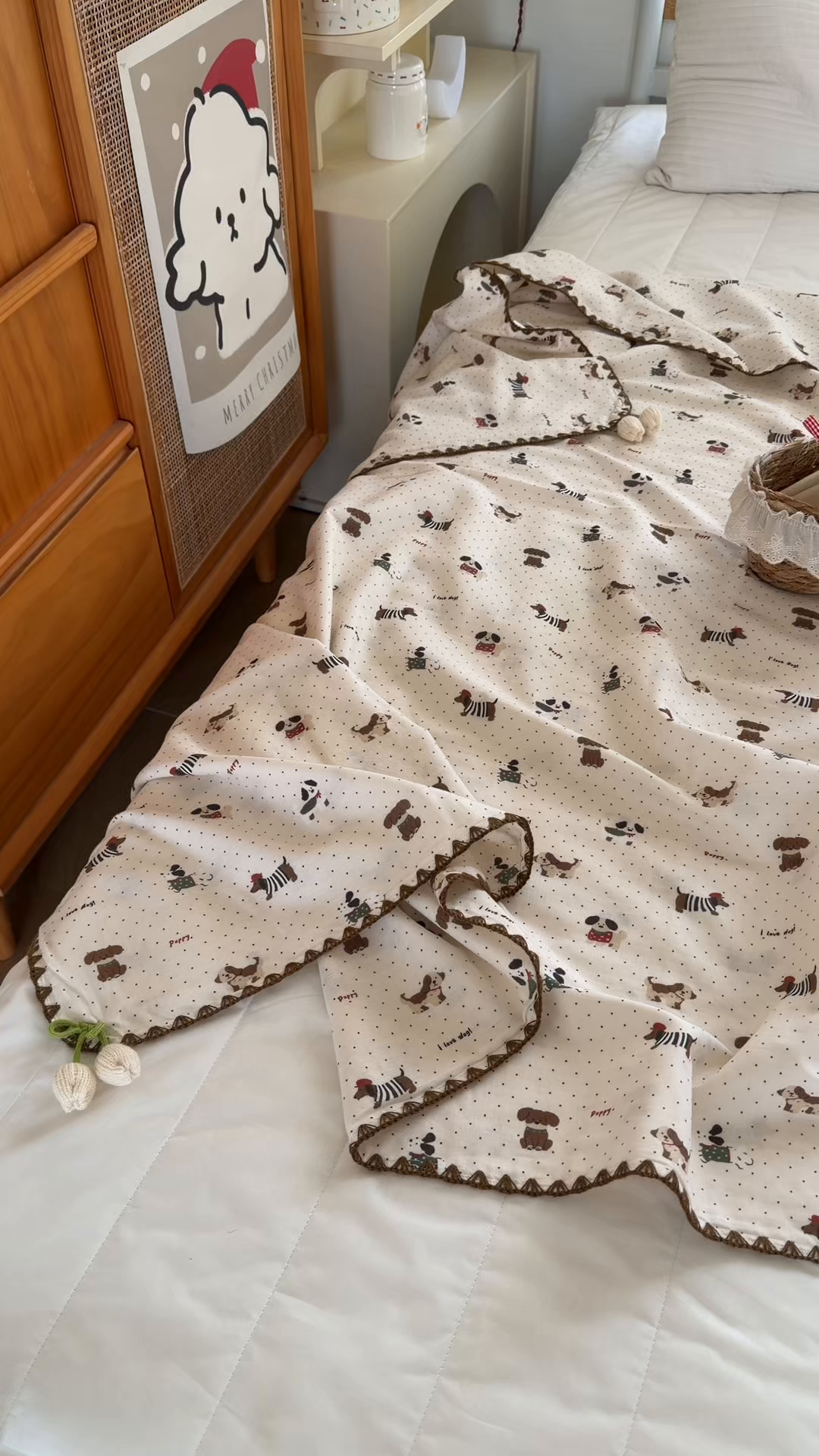 91家纺网 家纺一手货源 找家纺 潮邦创意家居 2026新A类全棉双层纱三角针四角郁金香吊坠盖毯—郁金纱语系列【含A类检测报告】 暖棉汪趣