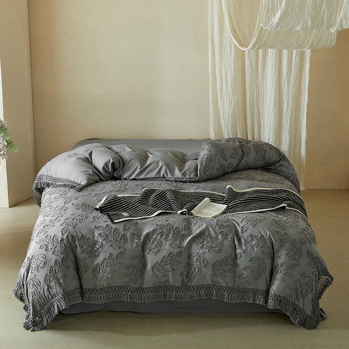 91家纺网 家纺一手货源 找家纺 缘生活 2026春夏新款民宿立体剪花蝴蝶结流苏四件套 剪花落叶流苏深灰