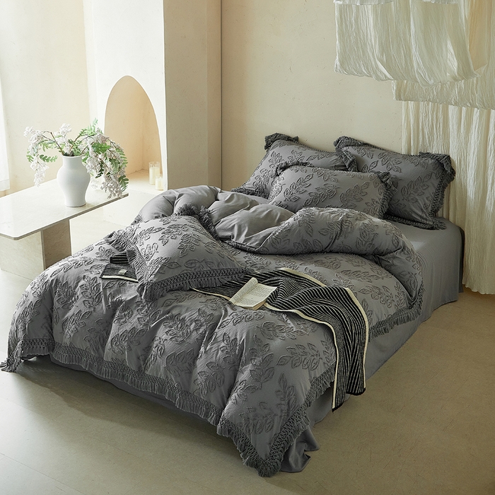 91家纺网 家纺一手货源 找家纺 缘生活 2026春夏新款民宿立体剪花蝴蝶结流苏四件套 剪花落叶流苏深灰