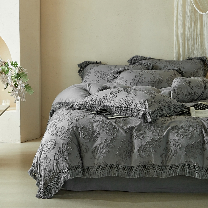 91家纺网 家纺一手货源 找家纺 缘生活 2026春夏新款民宿立体剪花蝴蝶结流苏四件套 剪花落叶流苏深灰