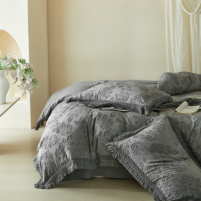 91家纺网 家纺一手货源 找家纺 缘生活 2026春夏新款民宿立体剪花蝴蝶结流苏四件套 剪花落叶流苏深灰