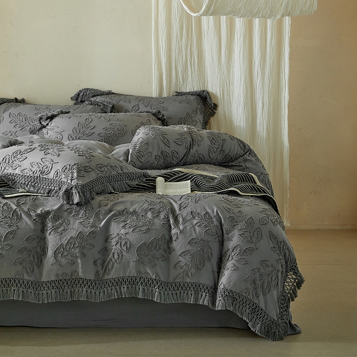 91家纺网 家纺一手货源 找家纺 缘生活 2026春夏新款民宿立体剪花蝴蝶结流苏四件套 剪花落叶流苏深灰