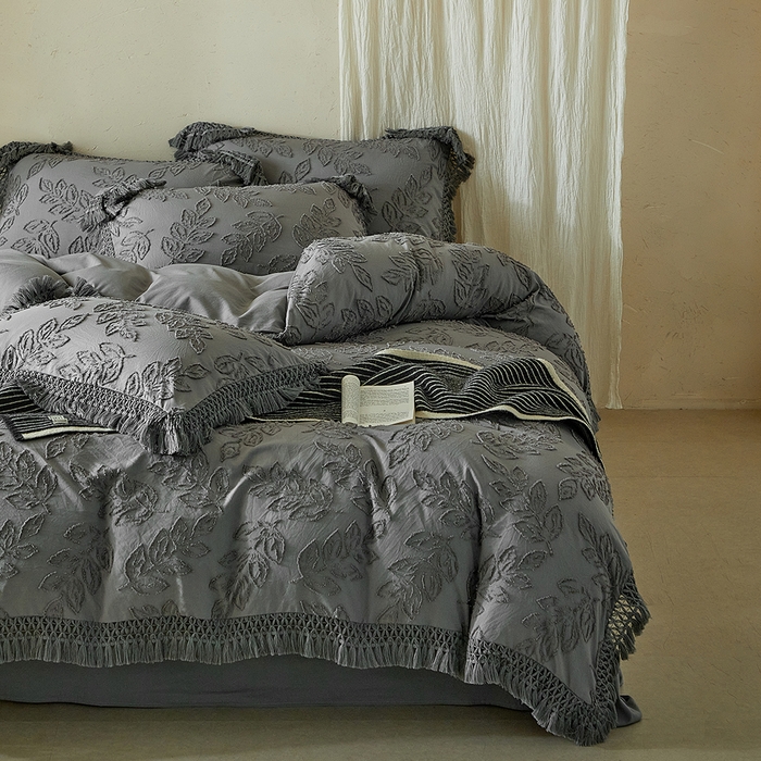 91家纺网 家纺一手货源 找家纺 缘生活 2026春夏新款民宿立体剪花蝴蝶结流苏四件套 剪花落叶流苏深灰