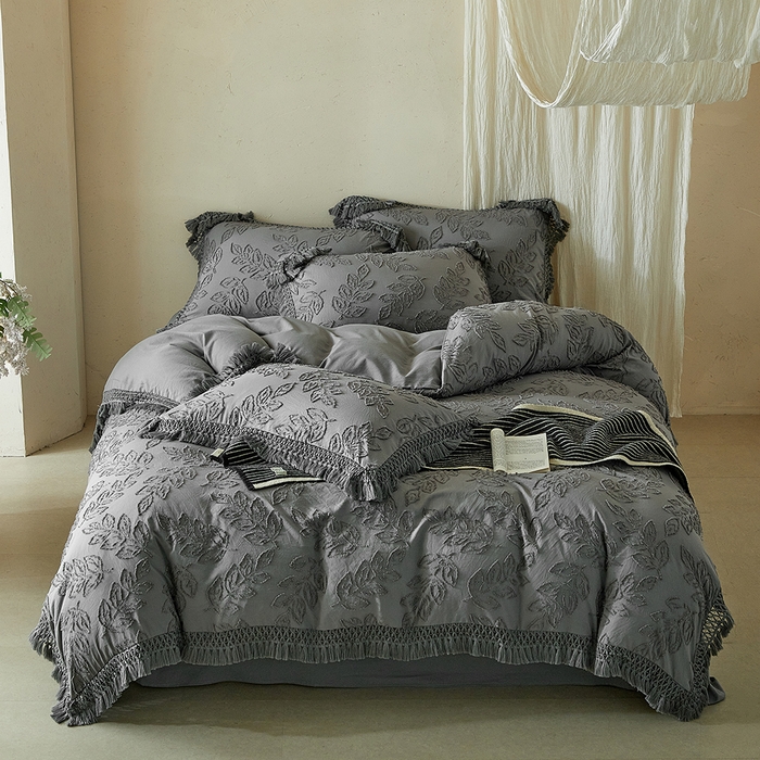 91家纺网 家纺一手货源 找家纺 缘生活 2026春夏新款民宿立体剪花蝴蝶结流苏四件套 剪花落叶流苏深灰