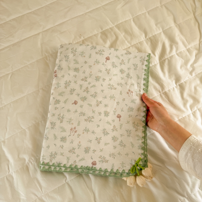 91家纺网 家纺一手货源 找家纺 潮邦创意家居 2026新A类全棉双层纱三角针四角郁金香吊坠盖毯—郁金纱语系列【含A类检测报告】 素色林间