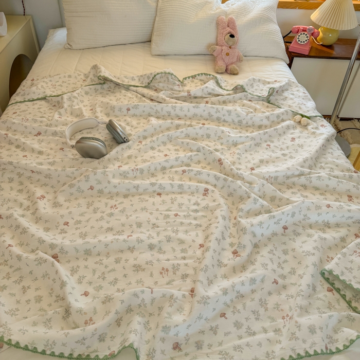 91家纺网 家纺一手货源 找家纺 潮邦创意家居 2026新A类全棉双层纱三角针四角郁金香吊坠盖毯—郁金纱语系列【含A类检测报告】 素色林间