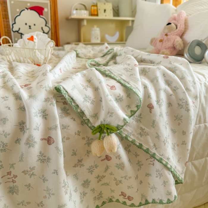 91家纺网 家纺一手货源 找家纺 潮邦创意家居 2026新A类全棉双层纱三角针四角郁金香吊坠盖毯—郁金纱语系列【含A类检测报告】 素色林间