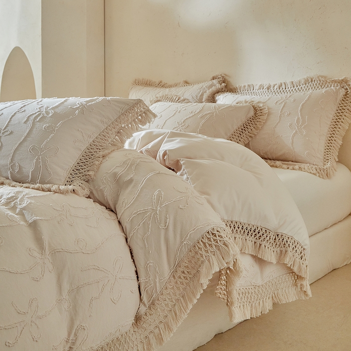 91家纺网 家纺一手货源 找家纺 缘生活 2026春夏新款民宿立体剪花蝴蝶结流苏四件套 剪花竖条纹蝴蝶结流苏卡其