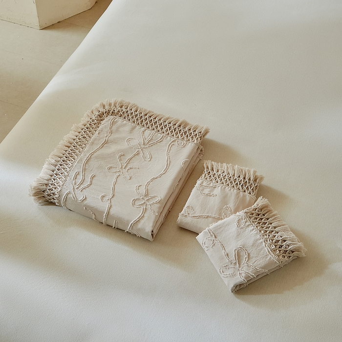 91家纺网 家纺一手货源 找家纺 缘生活 2026春夏新款民宿立体剪花蝴蝶结流苏四件套 剪花竖条纹蝴蝶结流苏卡其