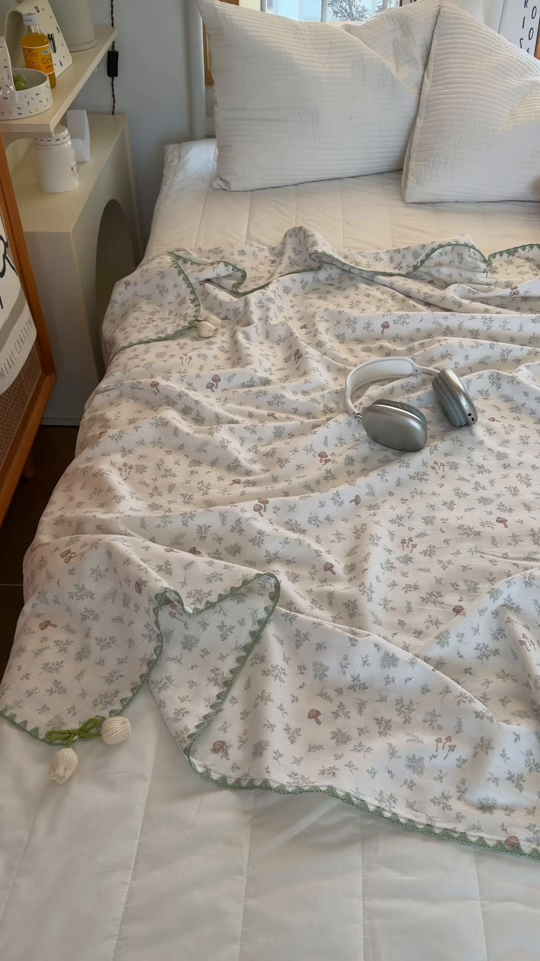 91家纺网 家纺一手货源 找家纺 潮邦创意家居 2026新A类全棉双层纱三角针四角郁金香吊坠盖毯—郁金纱语系列【含A类检测报告】 素色林间