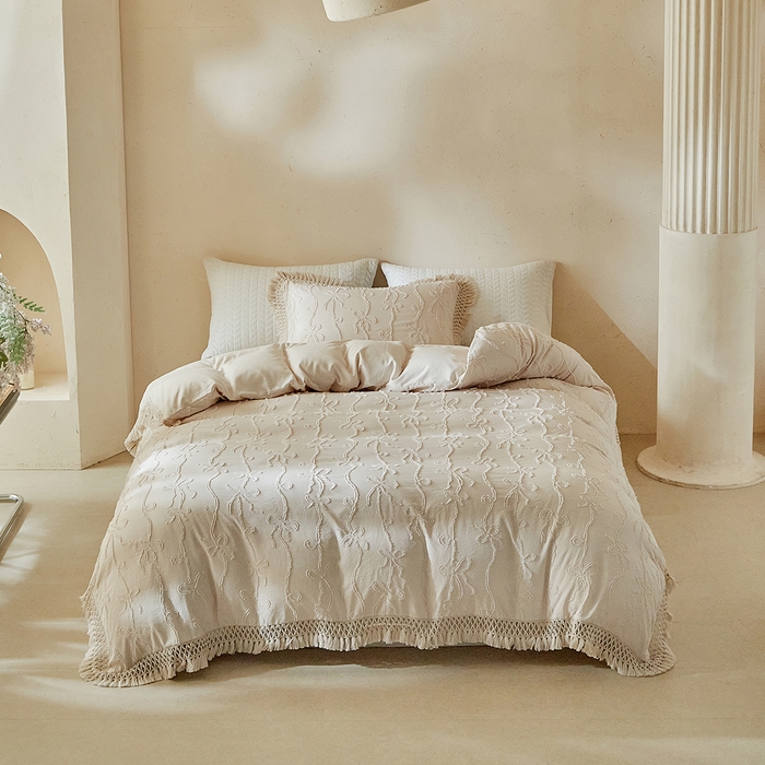 91家纺网 家纺一手货源 找家纺 缘生活 2026春夏新款民宿立体剪花蝴蝶结流苏四件套 剪花竖条纹蝴蝶结流苏卡其