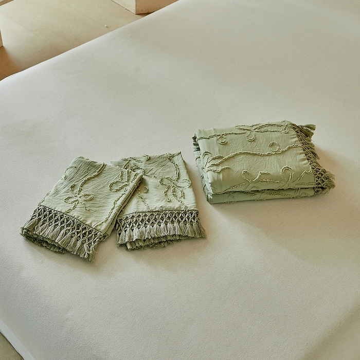 91家纺网 家纺一手货源 找家纺 缘生活 2026春夏新款民宿立体剪花蝴蝶结流苏四件套 剪花竖条纹蝴蝶结流苏抹茶绿
