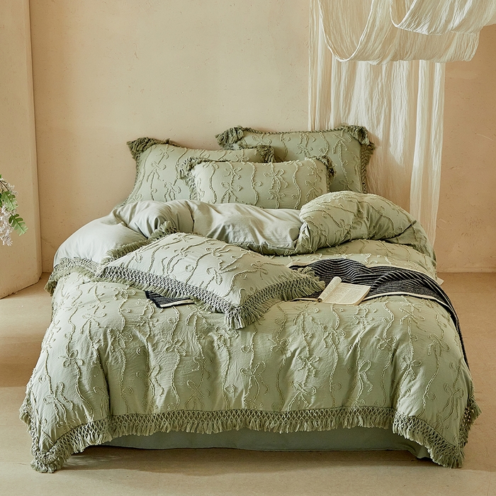 91家纺网 家纺一手货源 找家纺 缘生活 2026春夏新款民宿立体剪花蝴蝶结流苏四件套 剪花竖条纹蝴蝶结流苏抹茶绿