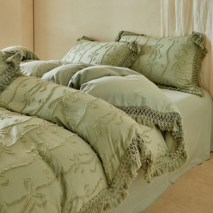 91家纺网 家纺一手货源 找家纺 缘生活 2026春夏新款民宿立体剪花蝴蝶结流苏四件套 剪花竖条纹蝴蝶结流苏抹茶绿