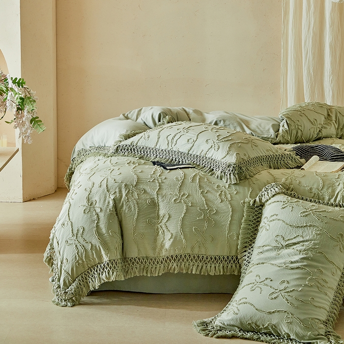 91家纺网 家纺一手货源 找家纺 缘生活 2026春夏新款民宿立体剪花蝴蝶结流苏四件套 剪花竖条纹蝴蝶结流苏抹茶绿