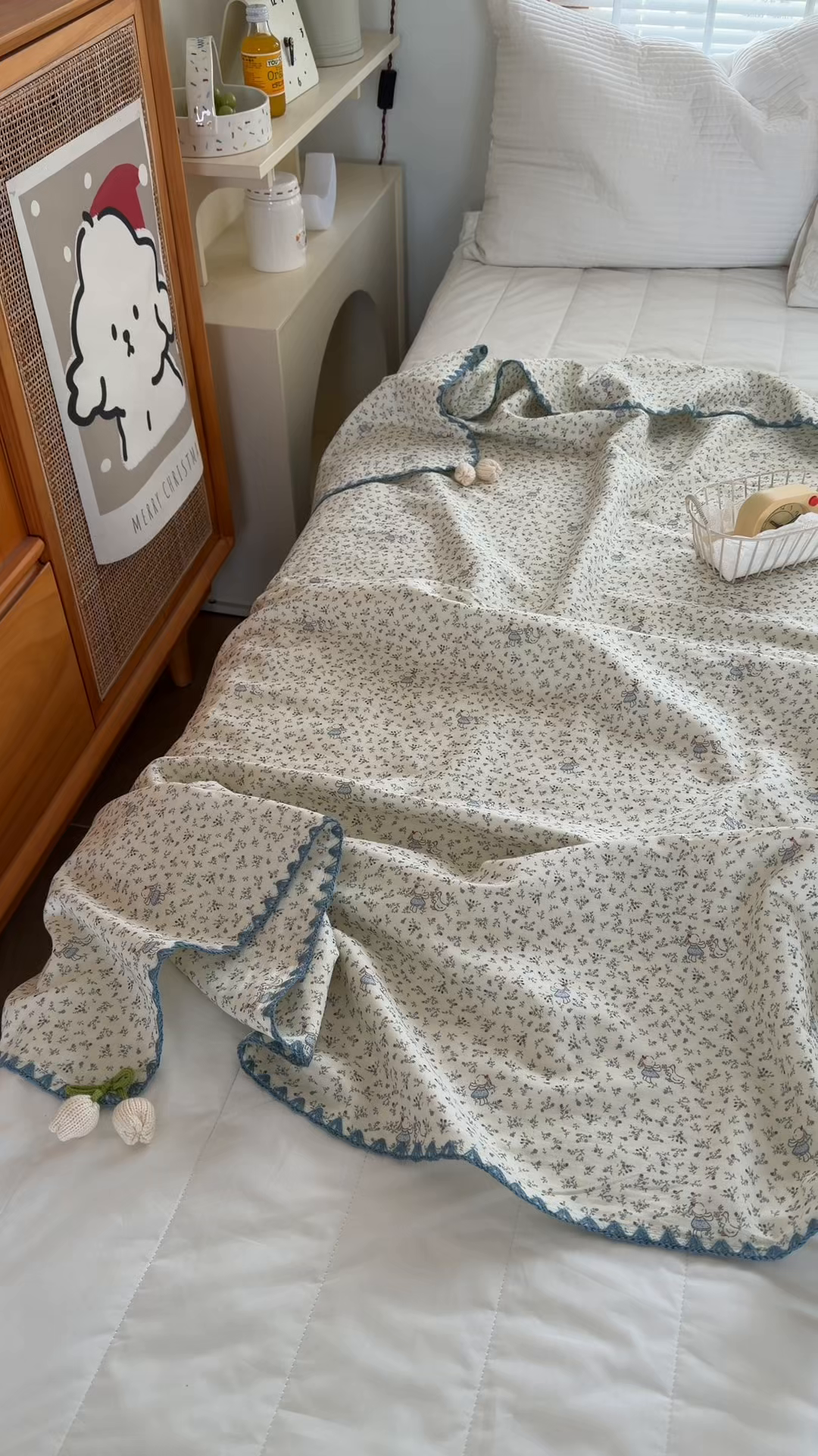 91家纺网 家纺一手货源 找家纺 潮邦创意家居 2026新A类全棉双层纱三角针四角郁金香吊坠盖毯—郁金纱语系列【含A类检测报告】 碎花小兔