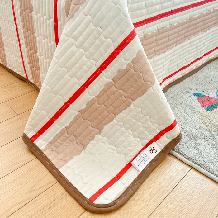 91家纺网 家纺一手货源 找家纺 大彩家居 2026新款针织夏被床盖四件套 燕麦拿铁熊