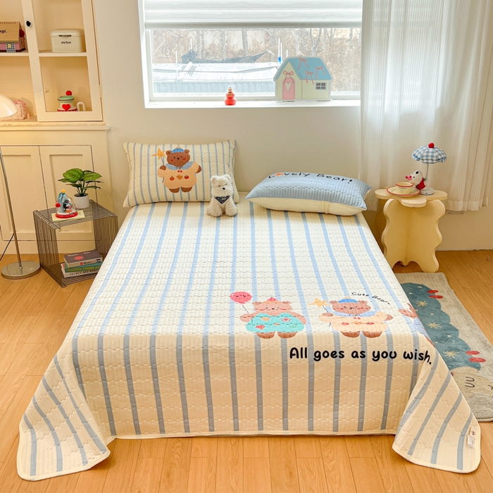 91家纺网 家纺一手货源 找家纺 大彩家居 2026新款针织夏被床盖四件套 愿望旅行熊