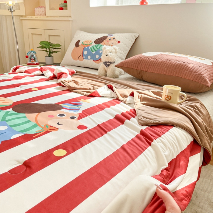 91家纺网 家纺一手货源 找家纺 大彩家居 2026新款针织夏被床盖四件套 仲夏马戏团