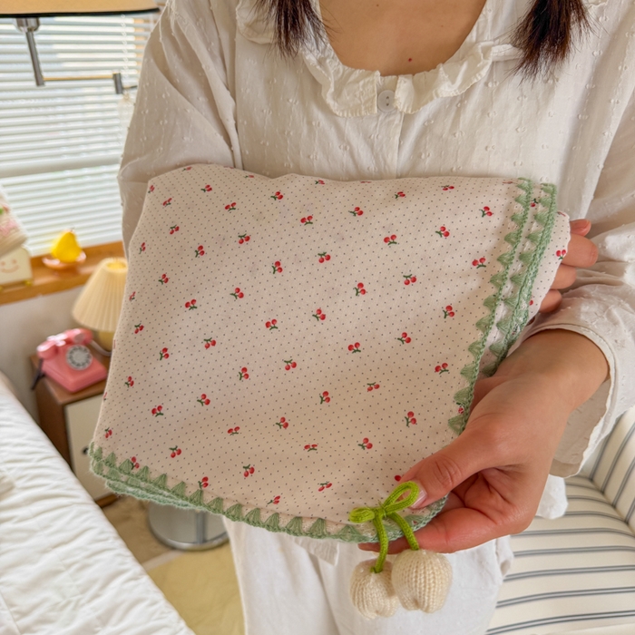 91家纺网 家纺一手货源 找家纺 潮邦创意家居 2026新A类全棉双层纱三角针四角郁金香吊坠盖毯—郁金纱语系列【含A类检测报告】 樱桃圆点