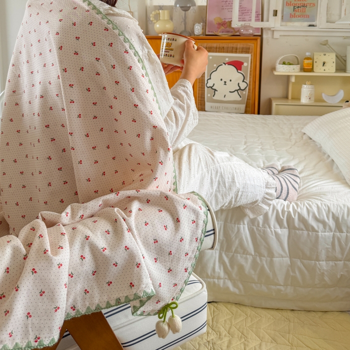 91家纺网 家纺一手货源 找家纺 潮邦创意家居 2026新A类全棉双层纱三角针四角郁金香吊坠盖毯—郁金纱语系列【含A类检测报告】 樱桃圆点