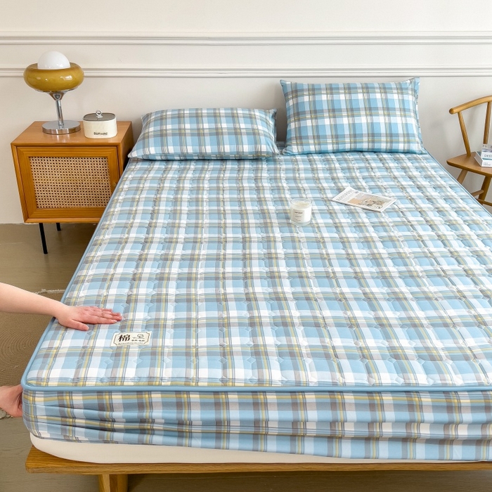 91家纺网 家纺一手货源 找家纺 蕾诺家纺 2026新款色织水洗棉棉花夹棉床笠保护套 简兮蓝