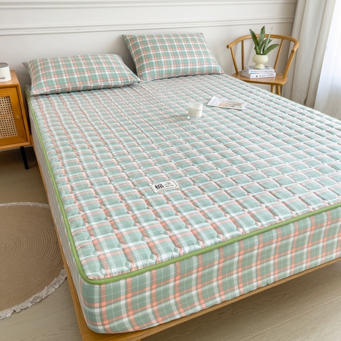 91家纺网 家纺一手货源 找家纺 蕾诺家纺 2026新款色织水洗棉棉花夹棉床笠保护套 橘绿条