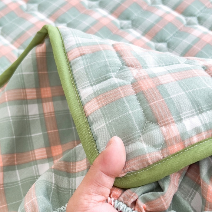 91家纺网 家纺一手货源 找家纺 蕾诺家纺 2026新款色织水洗棉棉花夹棉床笠保护套 橘绿条