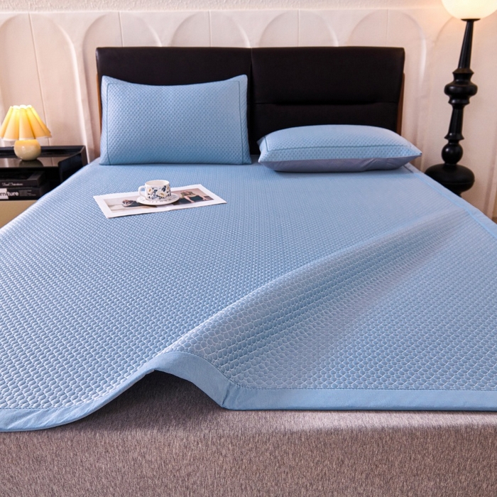 91家纺网 家纺一手货源 找家纺 （总）席之家 2026新款PE中分子凉席三件套纯色平铺豆豆席-四叶草