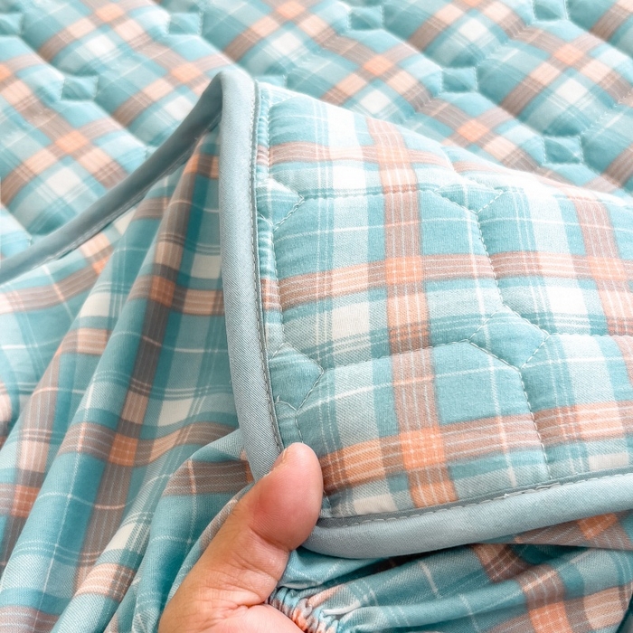 91家纺网 家纺一手货源 找家纺 蕾诺家纺 2026新款色织水洗棉棉花夹棉床笠保护套 青春浅蓝