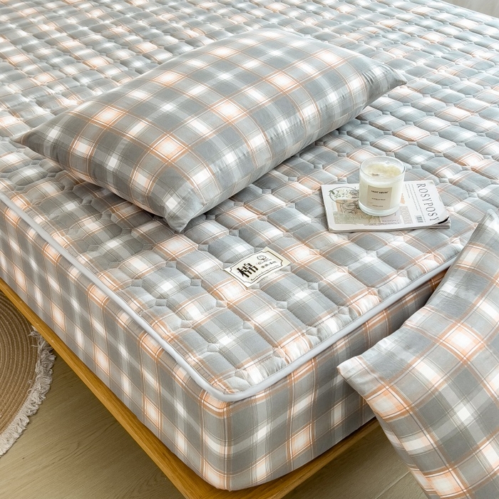 91家纺网 家纺一手货源 找家纺 蕾诺家纺 2026新款色织水洗棉棉花夹棉床笠保护套 三分灰格