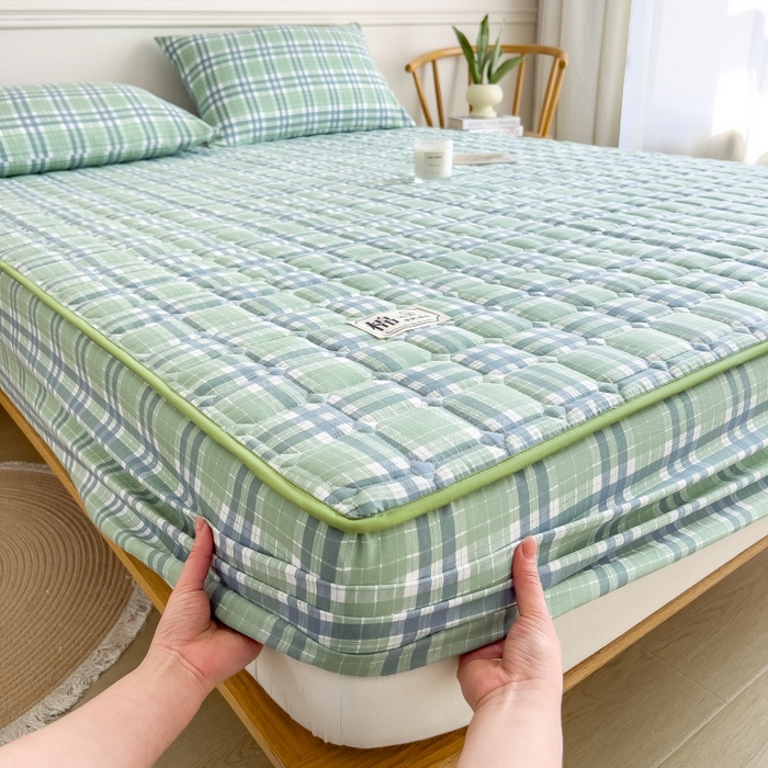 91家纺网 家纺一手货源 找家纺 蕾诺家纺 2026新款色织水洗棉棉花夹棉床笠保护套 时光绿