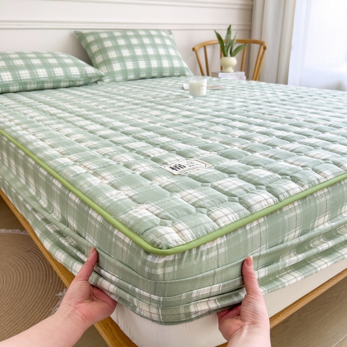 91家纺网 家纺一手货源 找家纺 蕾诺家纺 2026新款色织水洗棉棉花夹棉床笠保护套 心语-绿