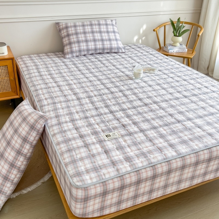 91家纺网 家纺一手货源 找家纺 蕾诺家纺 2026新款色织水洗棉棉花夹棉床笠保护套 烟雨灰