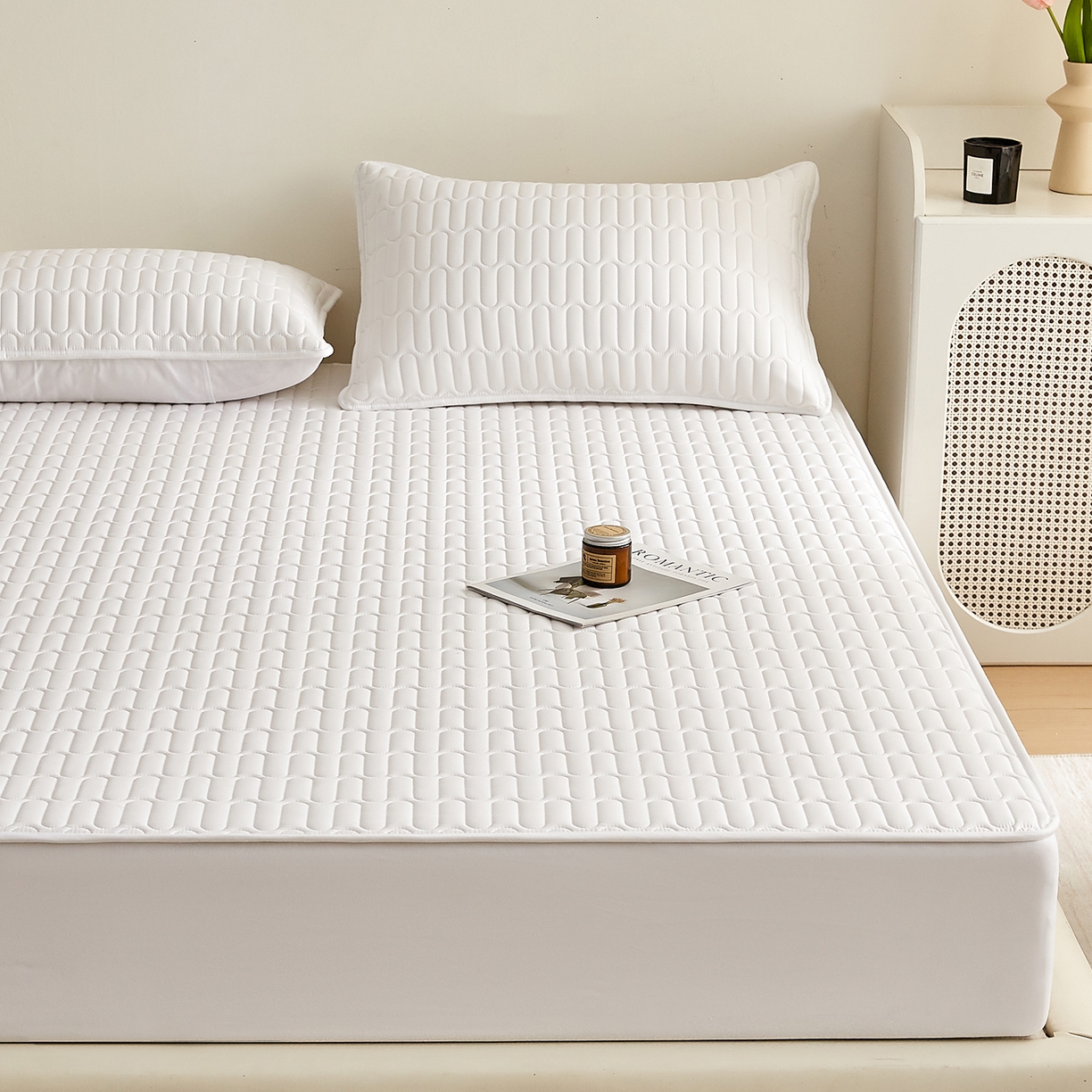 91家纺网 家纺一手货源 找家纺 蕾诺家纺 2026新款菱格水洗棉加厚夹棉床笠保护套 菱格-白色