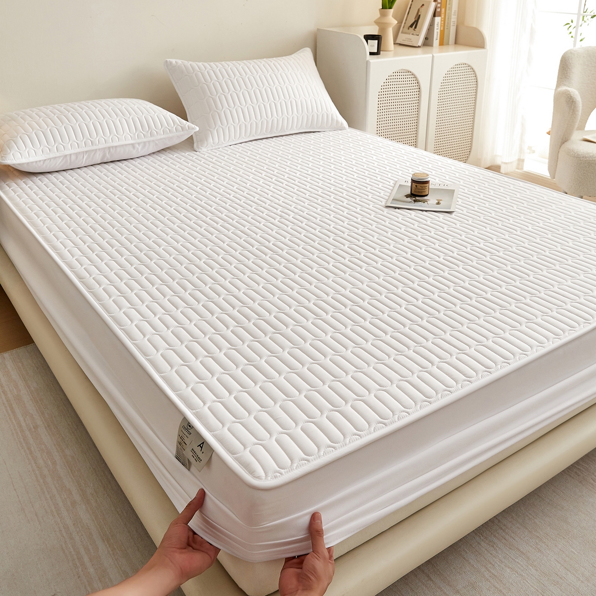 91家纺网 家纺一手货源 找家纺 蕾诺家纺 2026新款菱格水洗棉加厚夹棉床笠保护套 菱格-白色