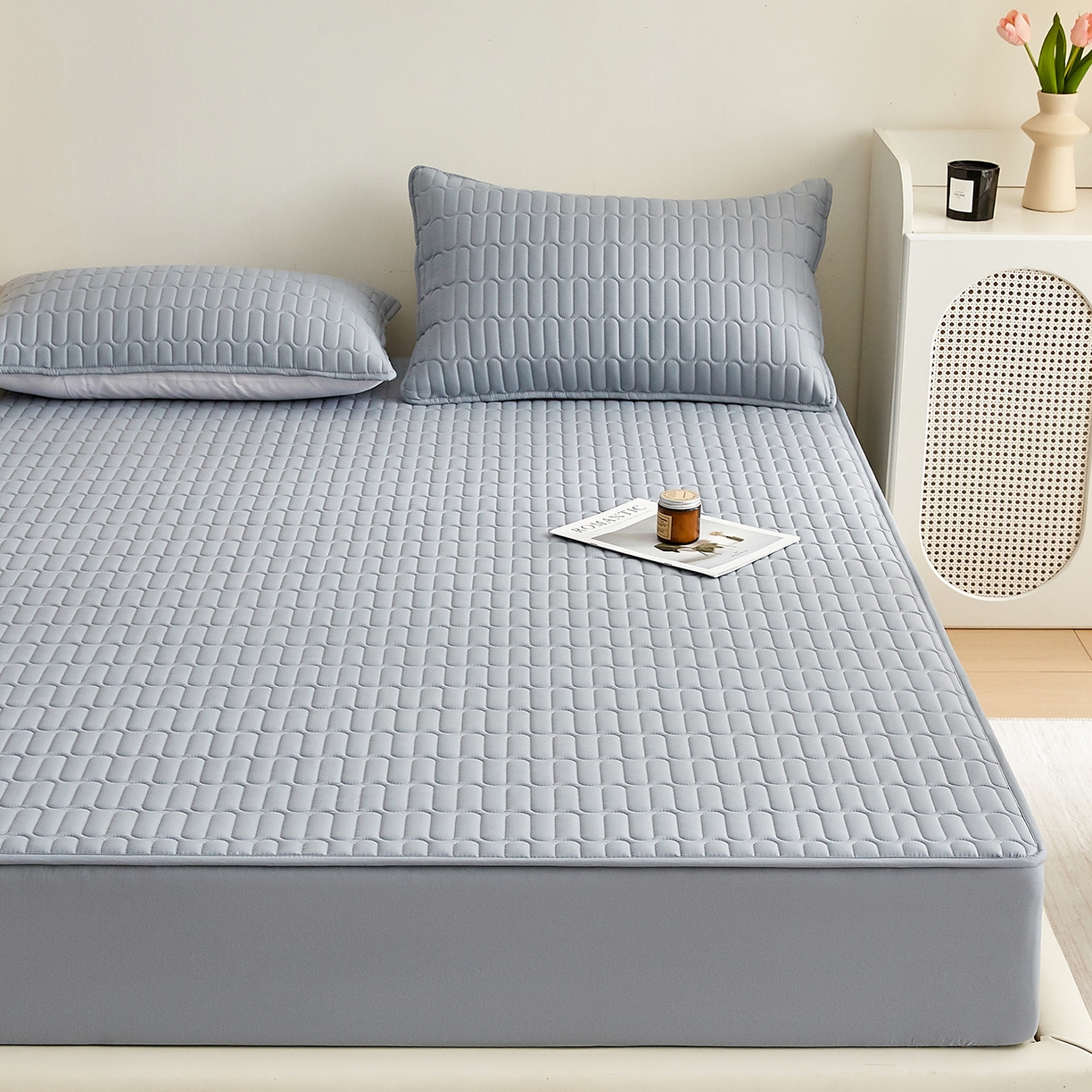 91家纺网 家纺一手货源 找家纺 蕾诺家纺 2026新款菱格水洗棉加厚夹棉床笠保护套 菱格-蓝灰