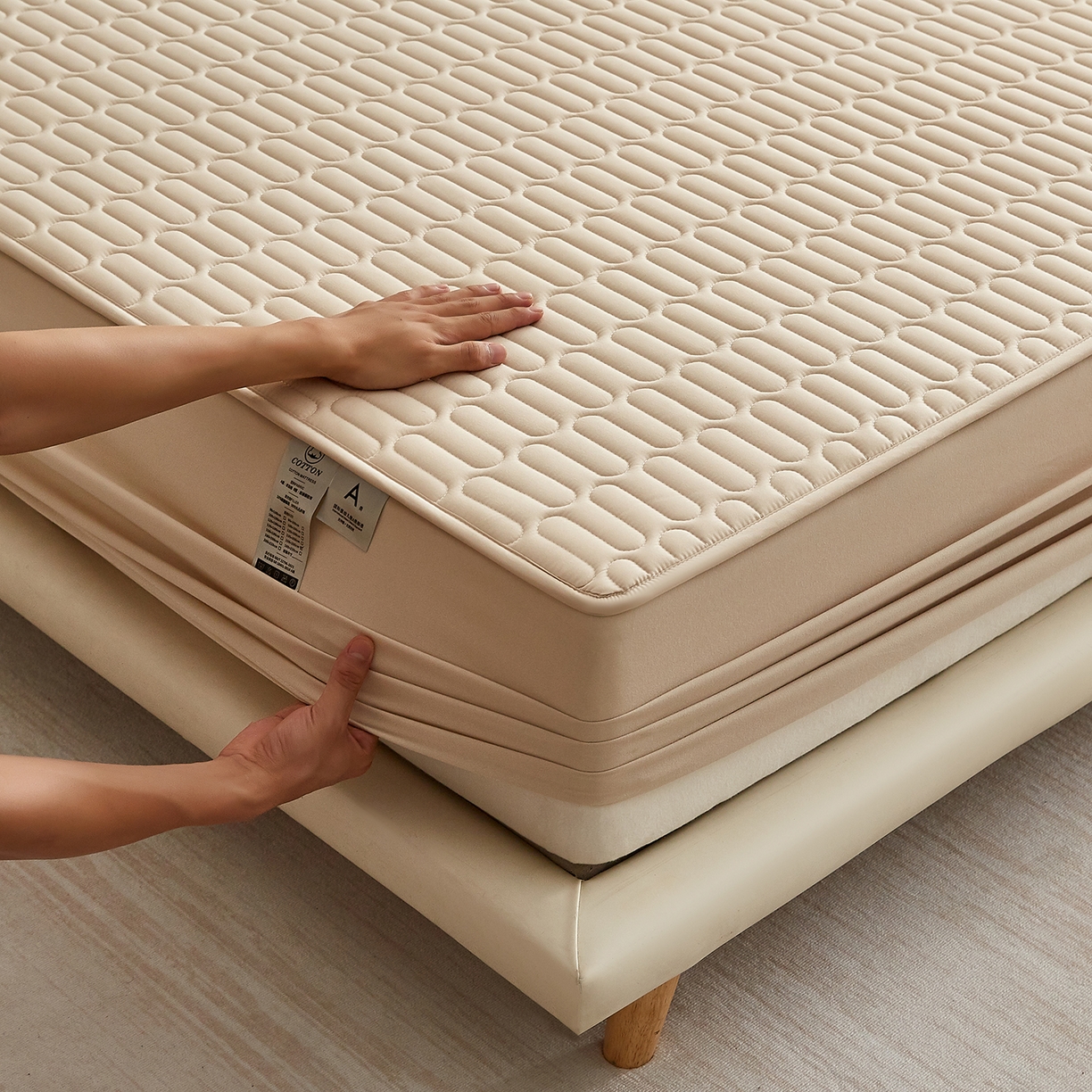 91家纺网 家纺一手货源 找家纺 蕾诺家纺 2026新款菱格水洗棉加厚夹棉床笠保护套 菱格-驼色