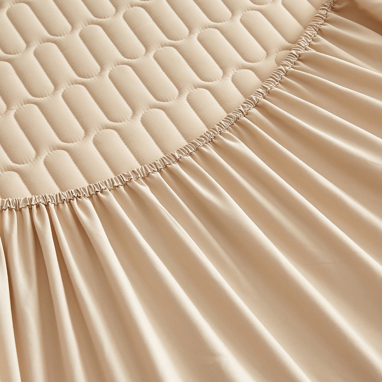 91家纺网 家纺一手货源 找家纺 蕾诺家纺 2026新款菱格水洗棉加厚夹棉床笠保护套 菱格-驼色