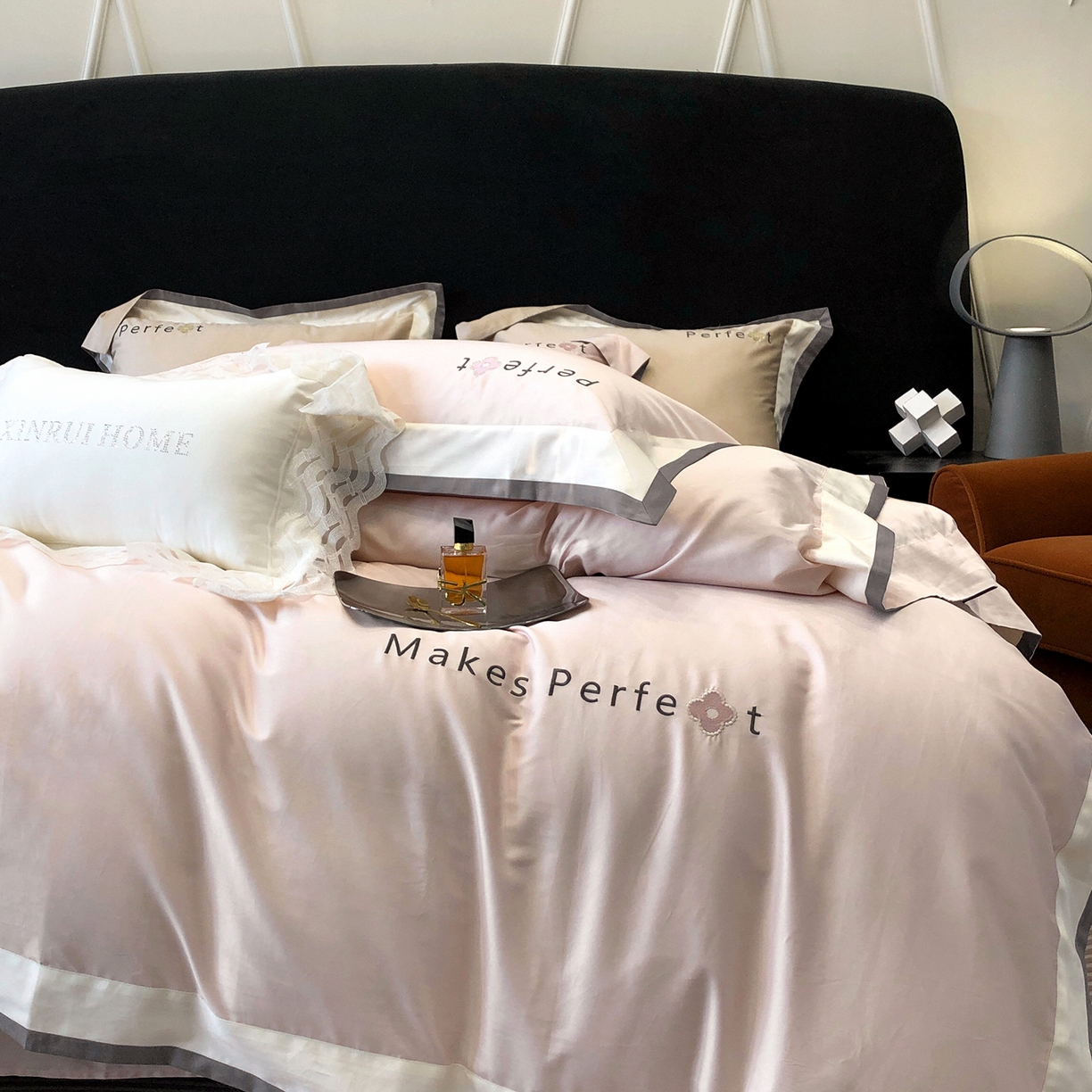 91家纺网 家纺一手货源 找家纺 （总）蕾诺家纺 2026秋冬新款100s高奢典藏简约全棉四件套-莫斯科系列