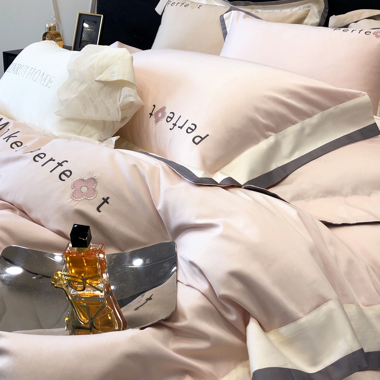 91家纺网 家纺一手货源 找家纺 蕾诺家纺 2026秋冬新款100s高奢典藏简约全棉四件套-莫斯科系列 莫斯科-初夏粉