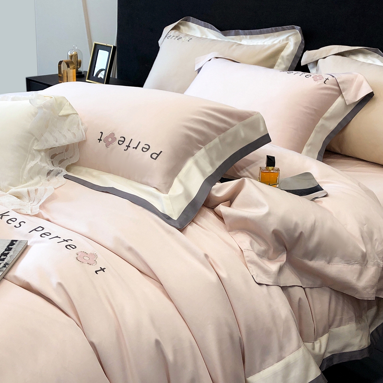 91家纺网 家纺一手货源 找家纺 蕾诺家纺 2026秋冬新款100s高奢典藏简约全棉四件套-莫斯科系列 莫斯科-初夏粉