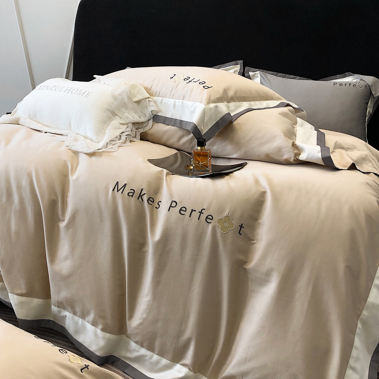 91家纺网 家纺一手货源 找家纺 蕾诺家纺 2026秋冬新款100s高奢典藏简约全棉四件套-莫斯科系列 莫斯科-香槟