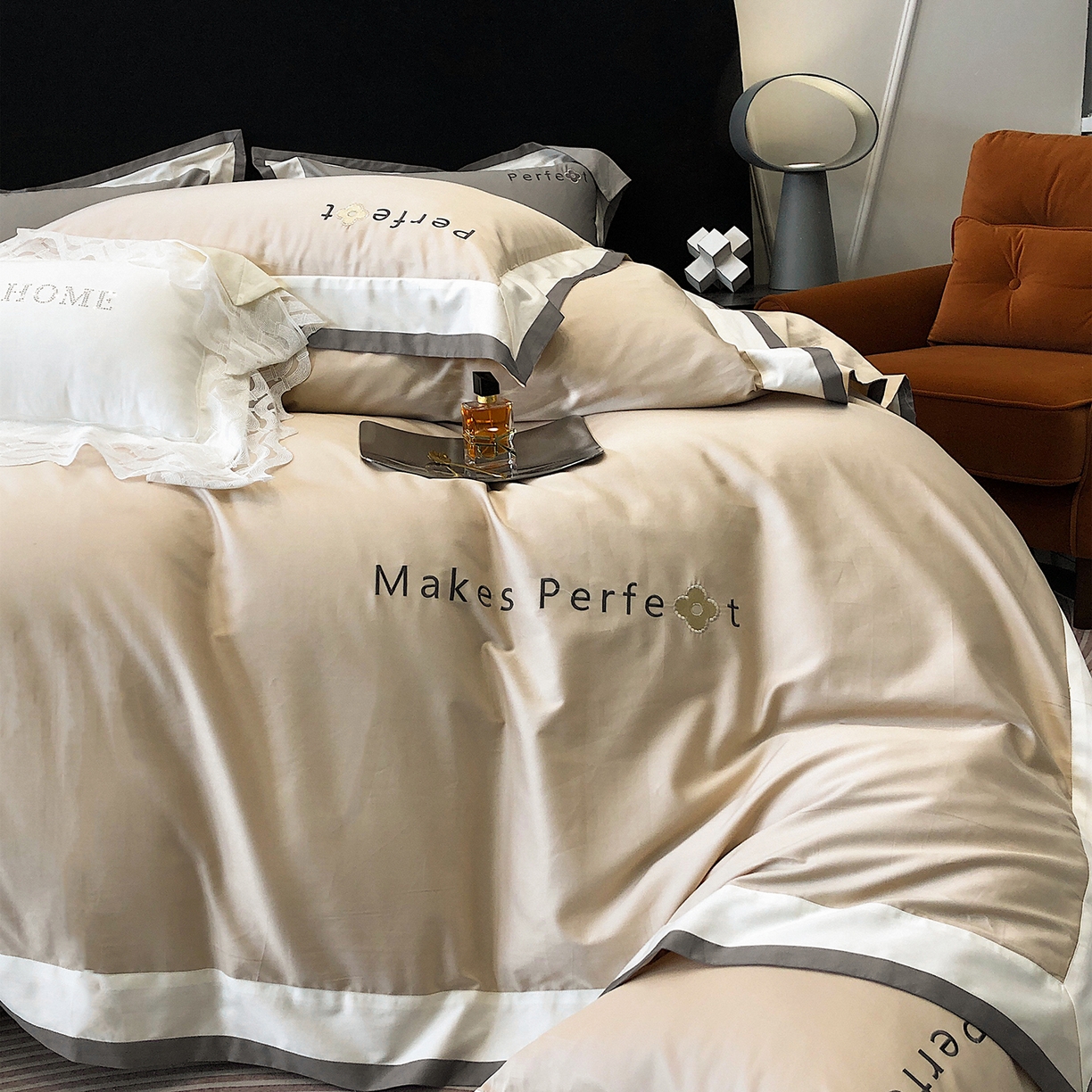 91家纺网 家纺一手货源 找家纺 蕾诺家纺 2026秋冬新款100s高奢典藏简约全棉四件套-莫斯科系列 莫斯科-香槟