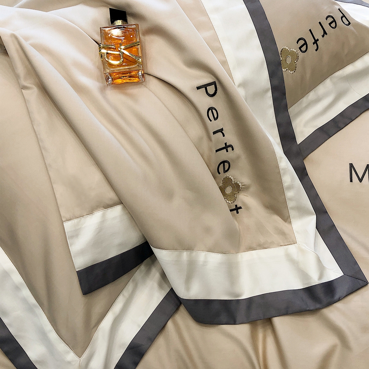 91家纺网 家纺一手货源 找家纺 蕾诺家纺 2026秋冬新款100s高奢典藏简约全棉四件套-莫斯科系列 莫斯科-香槟