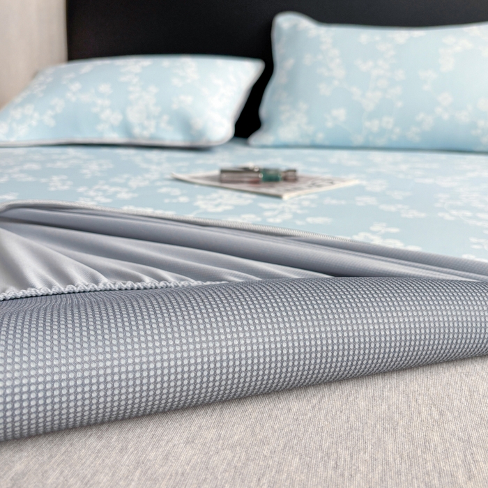 91家纺网 家纺一手货源 找家纺 麋兔 2026新款PE聚乙中分子提花床笠款凉席席子 蔷薇