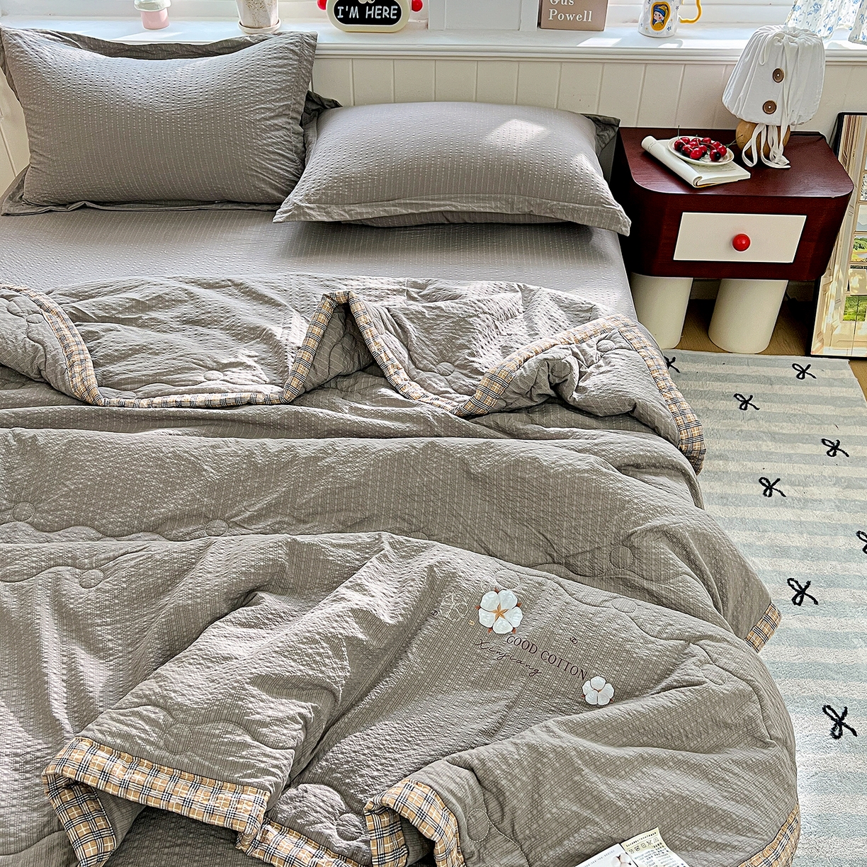 91家纺网 家纺一手货源 找家纺 优承佳生活馆 2026新款超柔泡芙棉烫画棉花夏被（提供买家秀） 泡芙-灰