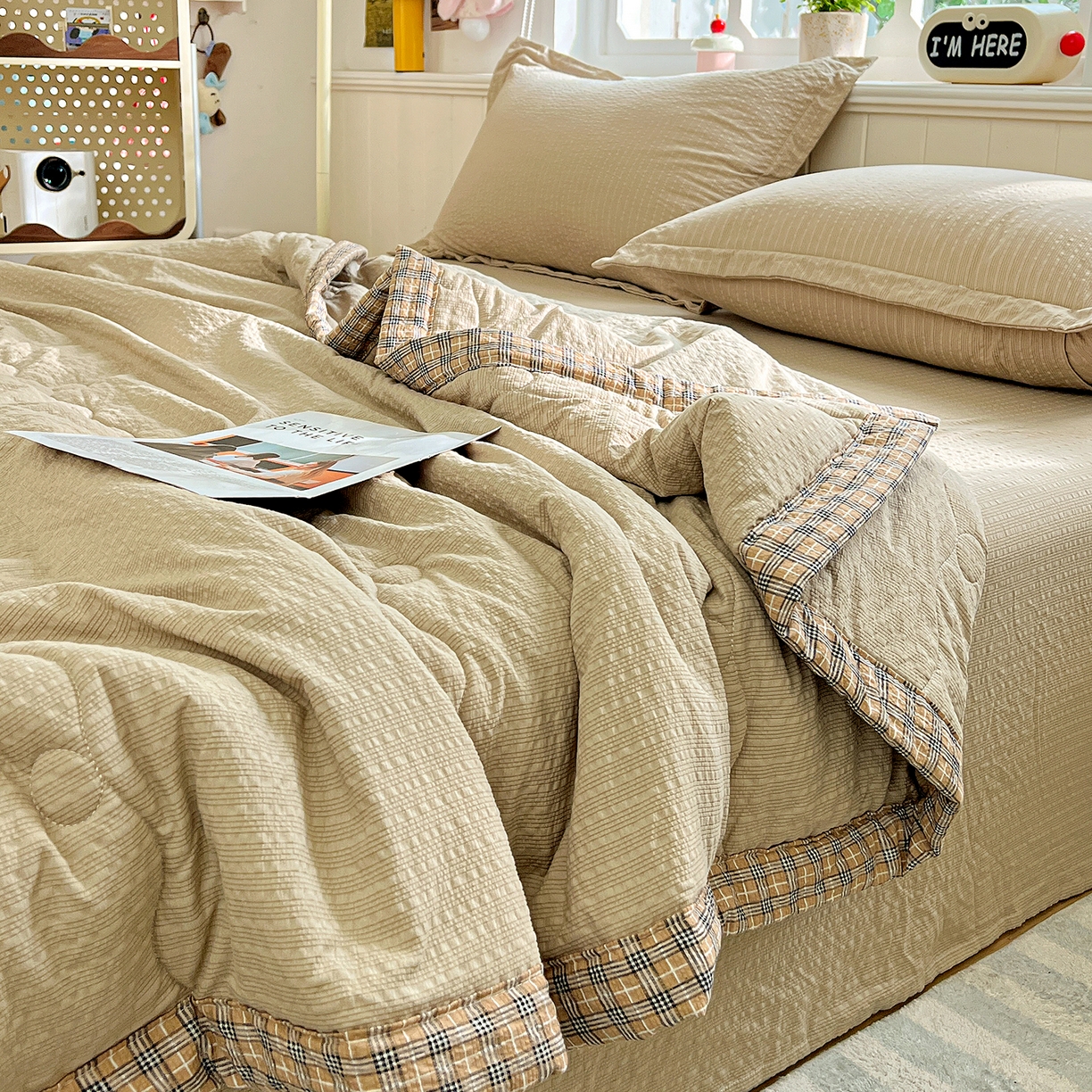 91家纺网 家纺一手货源 找家纺 优承佳生活馆 2026新款超柔泡芙棉烫画棉花夏被（提供买家秀） 泡芙-咖