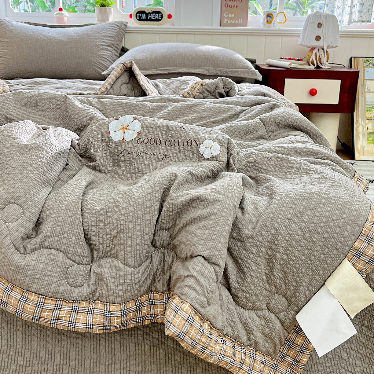 91家纺网 家纺一手货源 找家纺 优承佳生活馆 2026新款超柔泡芙棉烫画棉花夏被（提供买家秀） 泡芙-灰