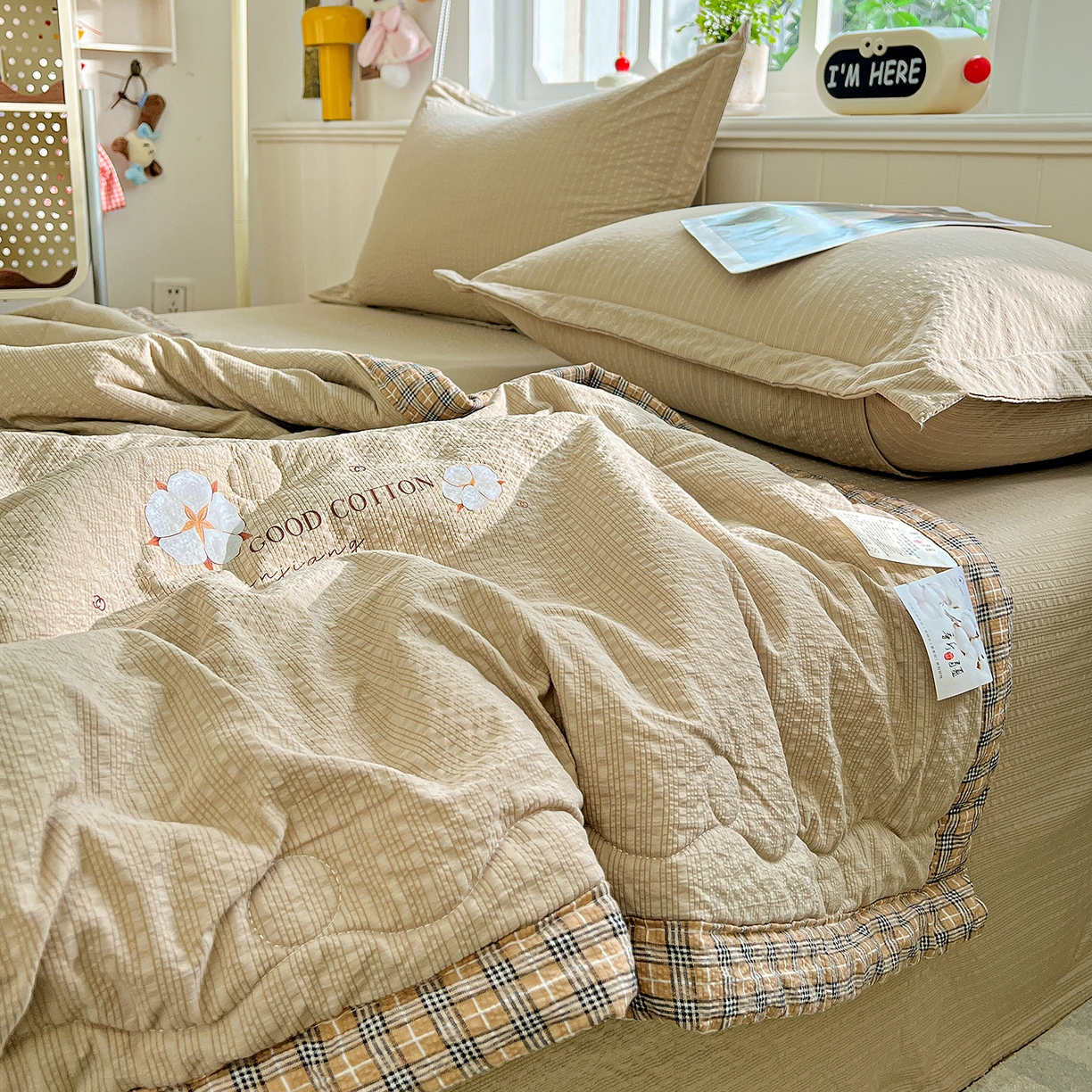 91家纺网 家纺一手货源 找家纺 优承佳生活馆 2026新款超柔泡芙棉烫画棉花夏被（提供买家秀） 泡芙-咖